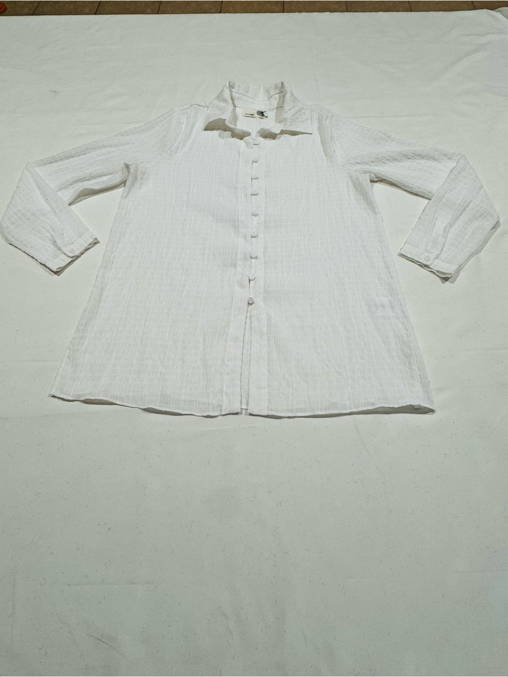Everleigh Women Small White Texture lagenlook Tencel Top Full Sleeve Collared